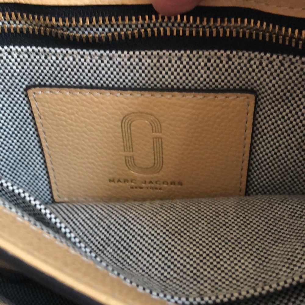 Marc Jacobs Interlock Crossbody Pebble Leather Gem